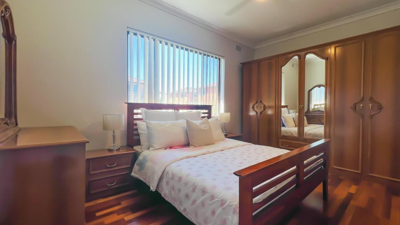 Carlton 3 Beds Unit - Free Parking Lägenhet Sydney Exteriör bild